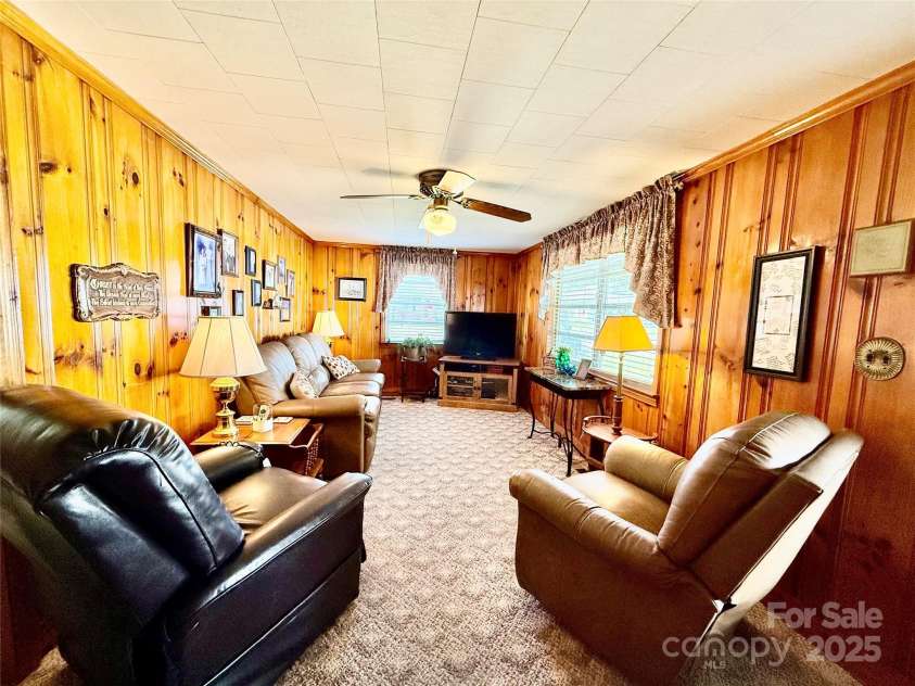 3 Underwood Avenue, Great Falls, SC 29055.  MLS# CAR4286398, YatesRealty ID 46. 