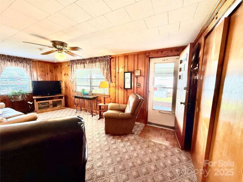 3 Underwood Avenue, Great Falls, SC 29055.  MLS# CAR4286398, YatesRealty ID 46. 