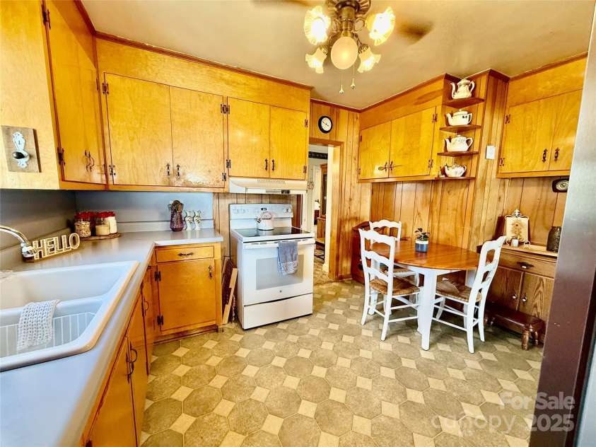 3 Underwood Avenue, Great Falls, SC 29055.  MLS# CAR4286398, YatesRealty ID 46. 