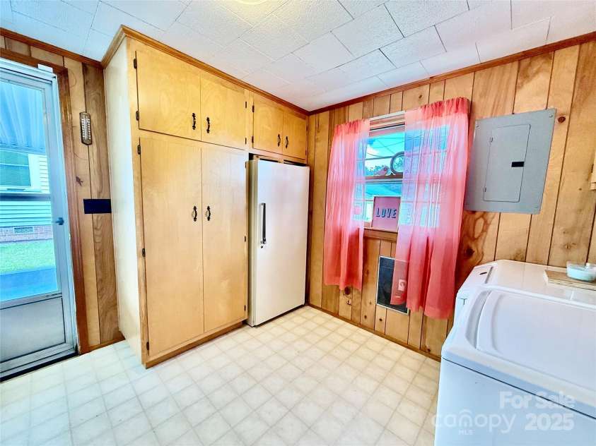 3 Underwood Avenue, Great Falls, SC 29055.  MLS# CAR4286398, YatesRealty ID 46. 