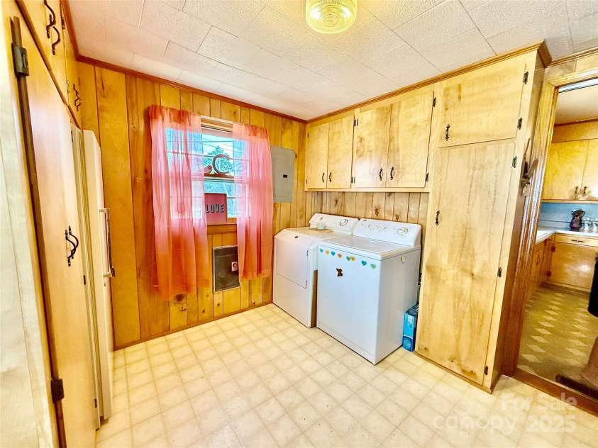 3 Underwood Avenue, Great Falls, SC 29055.  MLS# CAR4286398, YatesRealty ID 46. 