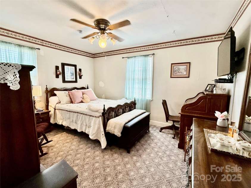 3 Underwood Avenue, Great Falls, SC 29055.  MLS# CAR4286398, YatesRealty ID 46. 