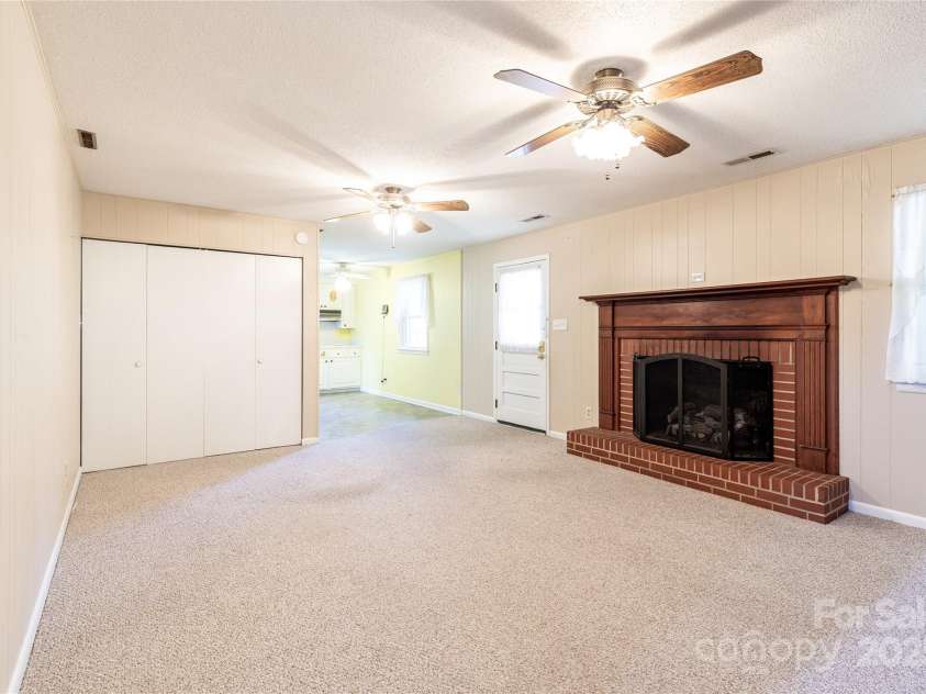 466 Shiloh Church Road, Hickory, NC 28601.  MLS# CAR4260582, YatesRealty ID 460. 