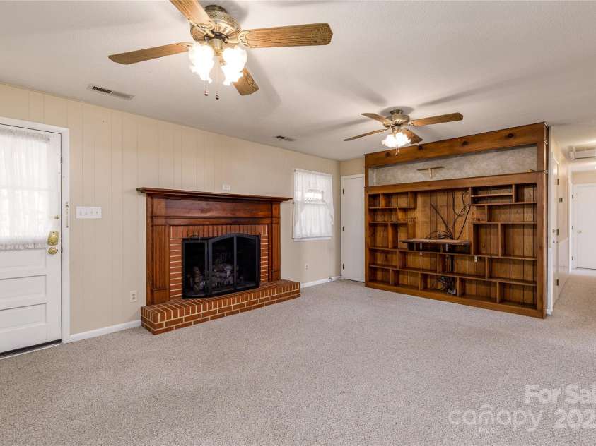 466 Shiloh Church Road, Hickory, NC 28601.  MLS# CAR4260582, YatesRealty ID 460. 