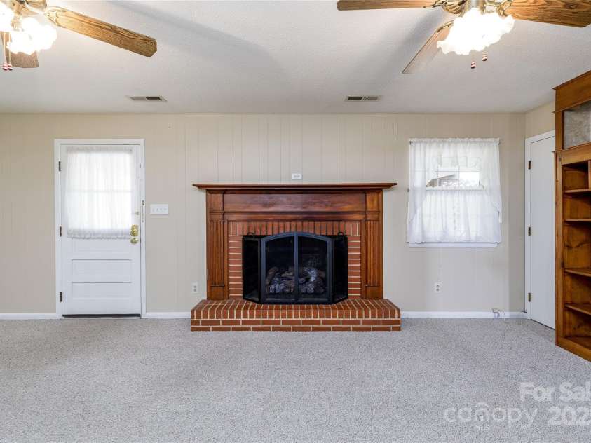 466 Shiloh Church Road, Hickory, NC 28601.  MLS# CAR4260582, YatesRealty ID 460. 