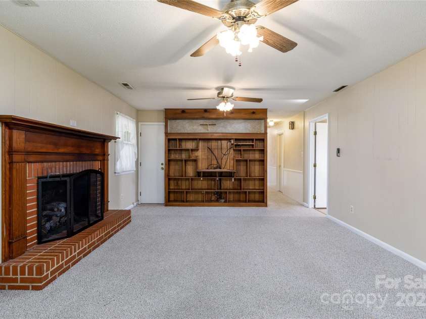 466 Shiloh Church Road, Hickory, NC 28601.  MLS# CAR4260582, YatesRealty ID 460. 