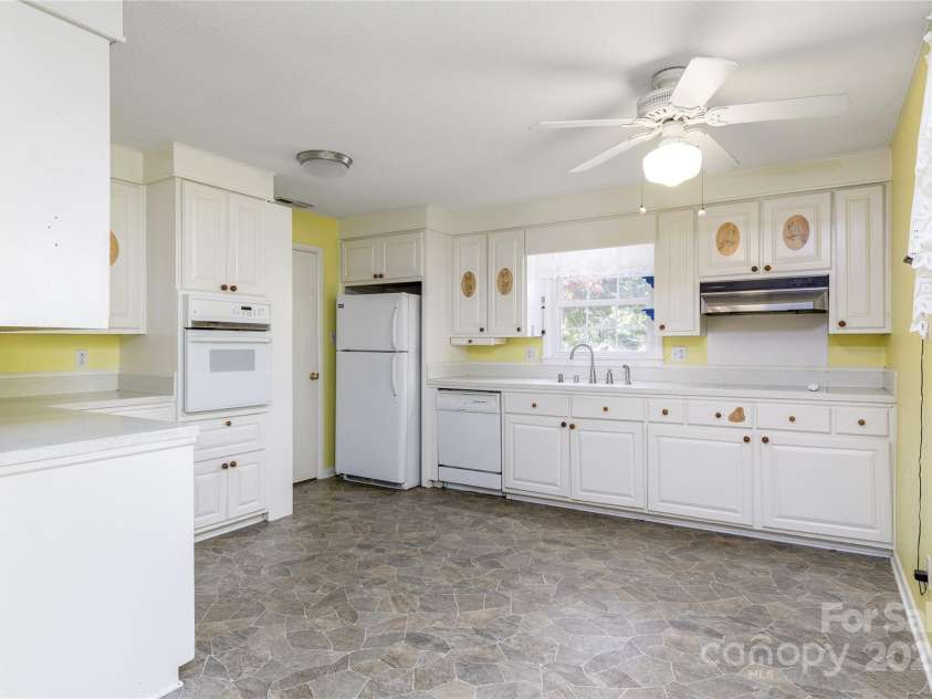 466 Shiloh Church Road, Hickory, NC 28601.  MLS# CAR4260582, YatesRealty ID 460. 