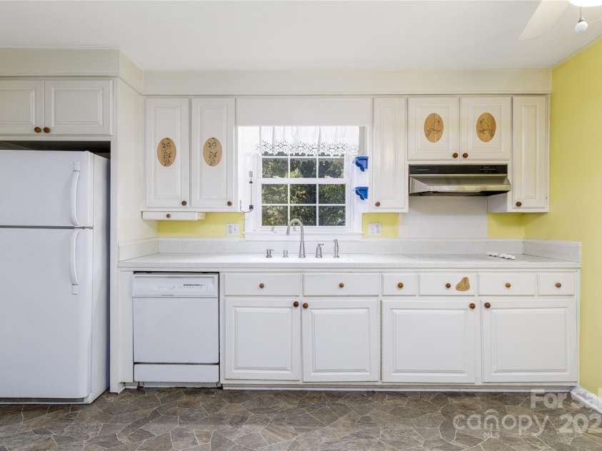 466 Shiloh Church Road, Hickory, NC 28601.  MLS# CAR4260582, YatesRealty ID 460. 