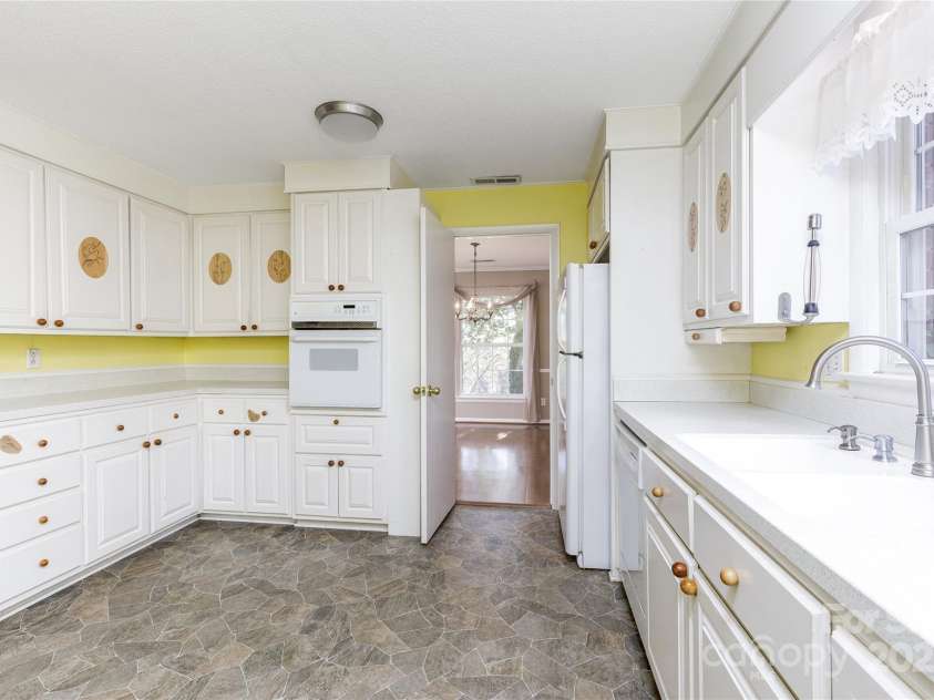 466 Shiloh Church Road, Hickory, NC 28601.  MLS# CAR4260582, YatesRealty ID 460. 