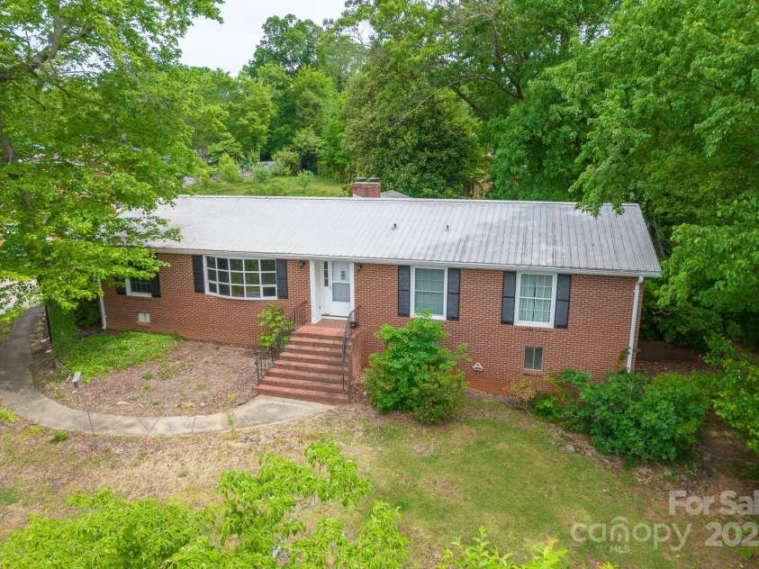 466 Shiloh Church Road, Hickory, NC 28601.  MLS# CAR4260582, YatesRealty ID 460. 