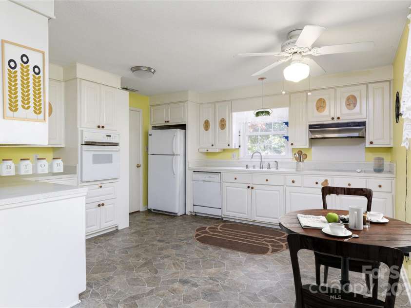 466 Shiloh Church Road, Hickory, NC 28601.  MLS# CAR4260582, YatesRealty ID 460. Virtual staging