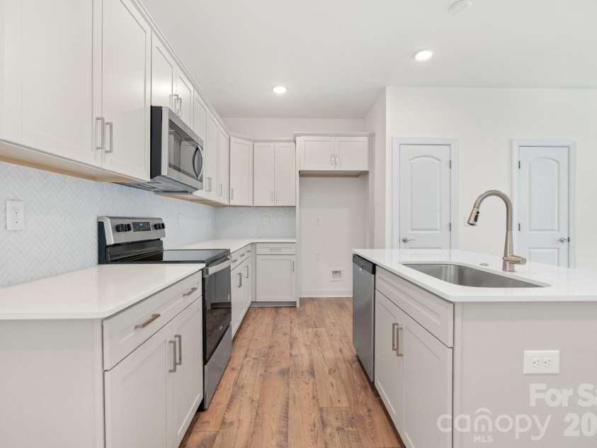 135 Cherry Springs Lane, Asheville, NC 28804.  MLS# CAR4336896, YatesRealty ID 4600. 