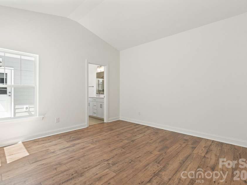 135 Cherry Springs Lane, Asheville, NC 28804.  MLS# CAR4336896, YatesRealty ID 4600. 