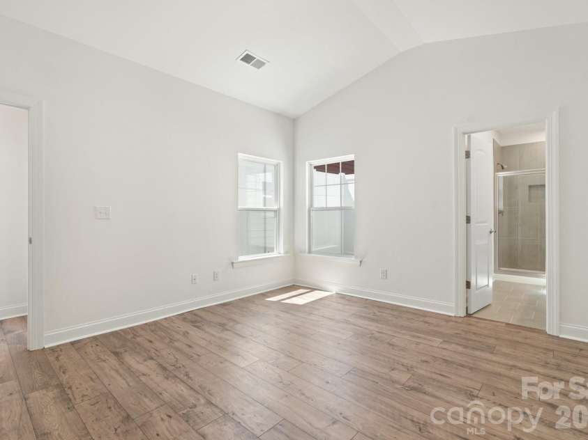 135 Cherry Springs Lane, Asheville, NC 28804.  MLS# CAR4336896, YatesRealty ID 4600. 