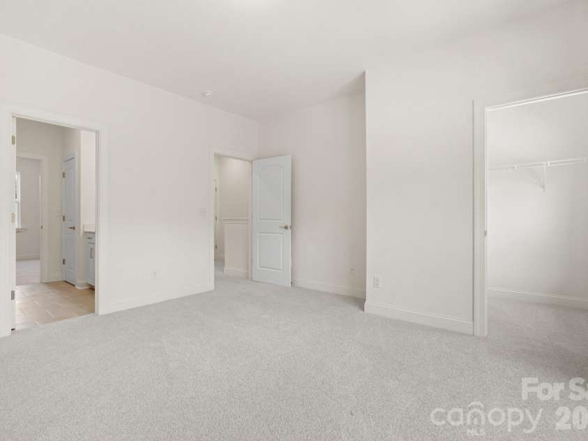 135 Cherry Springs Lane, Asheville, NC 28804.  MLS# CAR4336896, YatesRealty ID 4600. 