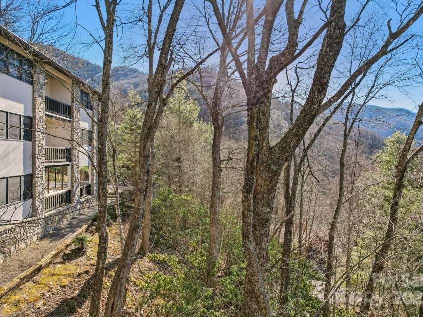 821 Summit Drive, Maggie Valley, NC 28751.  MLS# CAR4225220, YatesRealty ID 4600. 