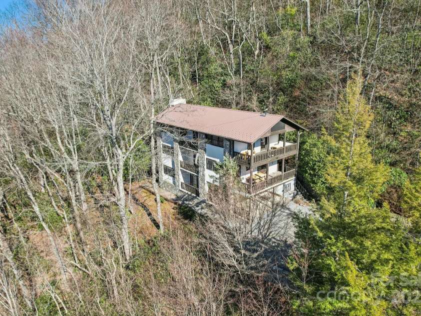 821 Summit Drive, Maggie Valley, NC 28751.  MLS# CAR4225220, YatesRealty ID 4600. 