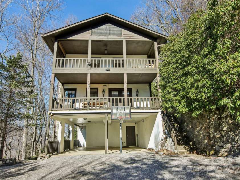 821 Summit Drive, Maggie Valley, NC 28751.  MLS# CAR4225220, YatesRealty ID 4600. Chalet Style