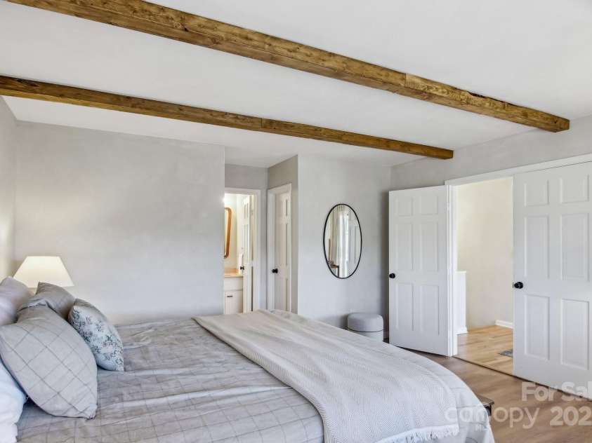 821 Summit Drive, Maggie Valley, NC 28751.  MLS# CAR4225220, YatesRealty ID 4600. Primary Bedrrom