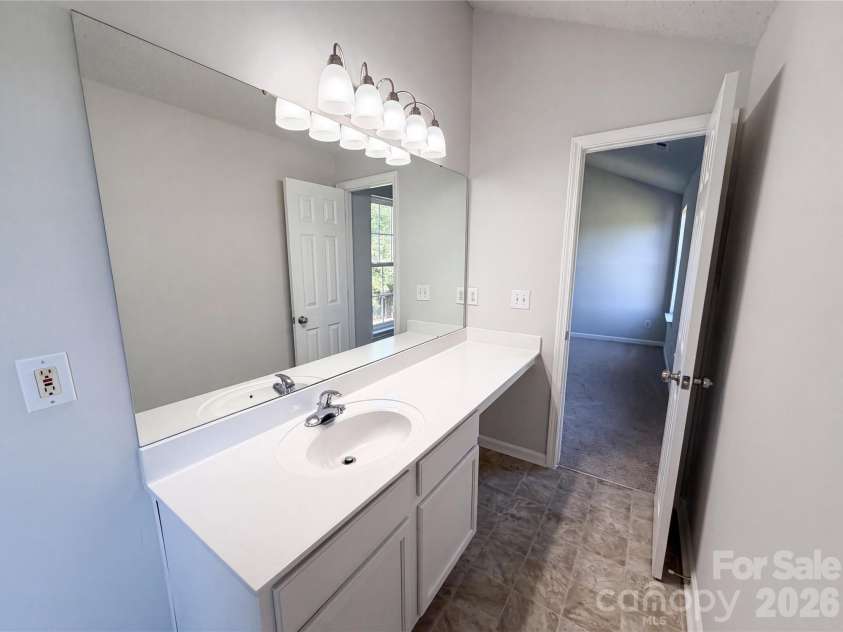 10319 Covingtonwood Drive, Charlotte, NC 28214.  MLS# CAR4417017, YatesRealty ID 46002. 