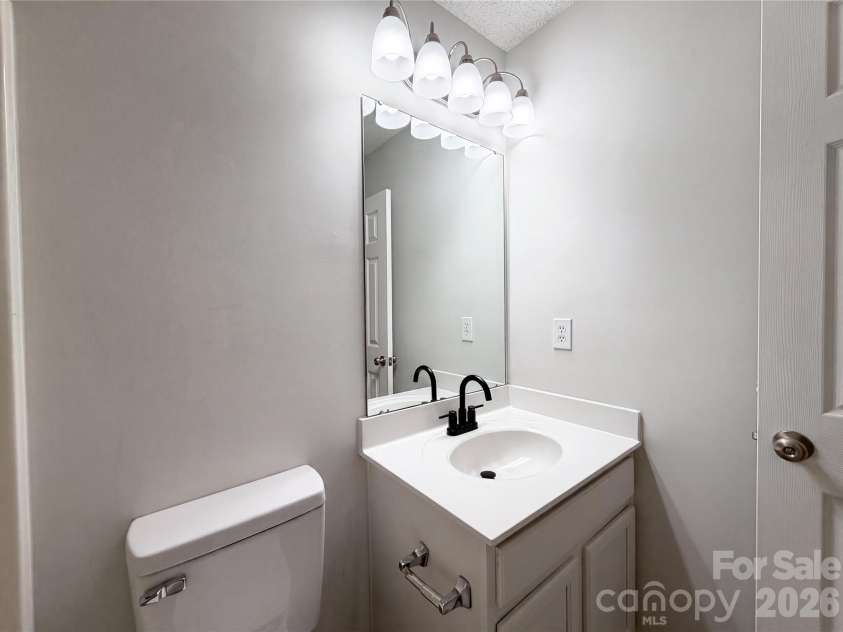 10319 Covingtonwood Drive, Charlotte, NC 28214.  MLS# CAR4417017, YatesRealty ID 46002. 