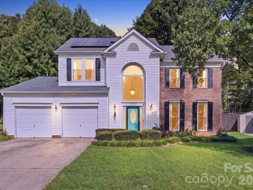 14043 Hatton Cross Drive, Charlotte, NC 28278.  MLS# CAR4417015, YatesRealty ID 46003. 