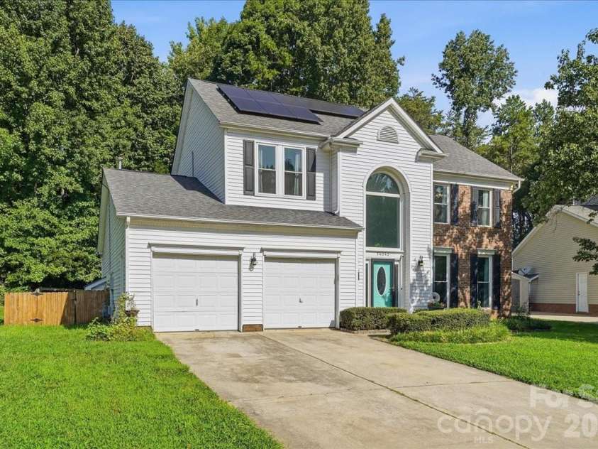 14043 Hatton Cross Drive, Charlotte, NC 28278.  MLS# CAR4417015, YatesRealty ID 46003. 