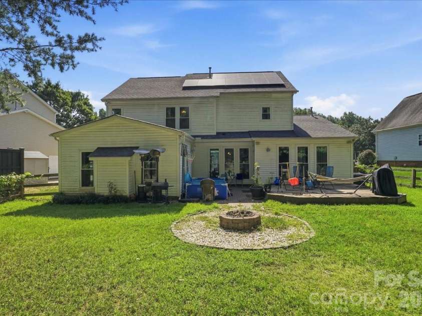 14043 Hatton Cross Drive, Charlotte, NC 28278.  MLS# CAR4417015, YatesRealty ID 46003. 