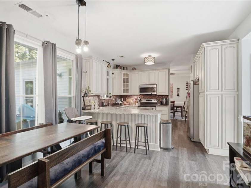 14043 Hatton Cross Drive, Charlotte, NC 28278.  MLS# CAR4417015, YatesRealty ID 46003. 