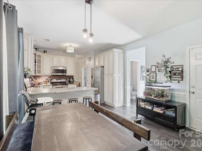 14043 Hatton Cross Drive, Charlotte, NC 28278.  MLS# CAR4417015, YatesRealty ID 46003. 