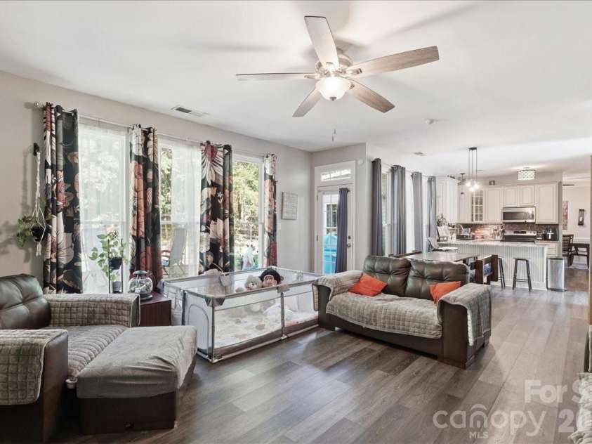 14043 Hatton Cross Drive, Charlotte, NC 28278.  MLS# CAR4417015, YatesRealty ID 46003. 