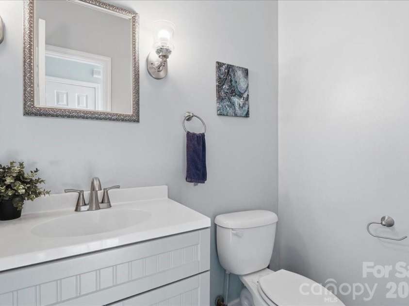 14043 Hatton Cross Drive, Charlotte, NC 28278.  MLS# CAR4417015, YatesRealty ID 46003. 