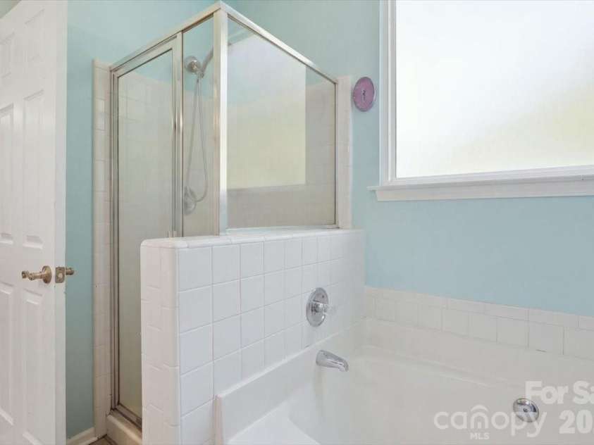 14043 Hatton Cross Drive, Charlotte, NC 28278.  MLS# CAR4417015, YatesRealty ID 46003. 