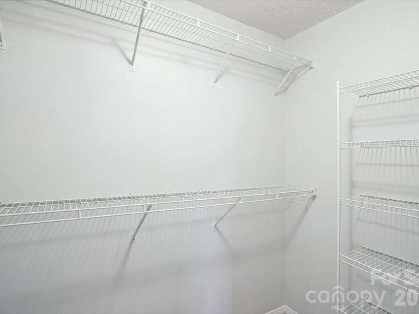 14043 Hatton Cross Drive, Charlotte, NC 28278.  MLS# CAR4417015, YatesRealty ID 46003. 