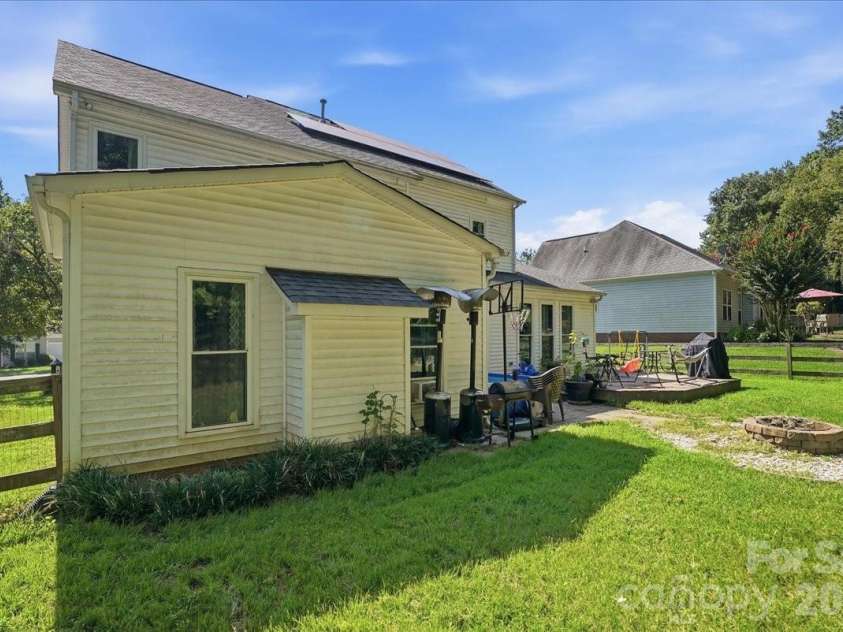 14043 Hatton Cross Drive, Charlotte, NC 28278.  MLS# CAR4417015, YatesRealty ID 46003. 