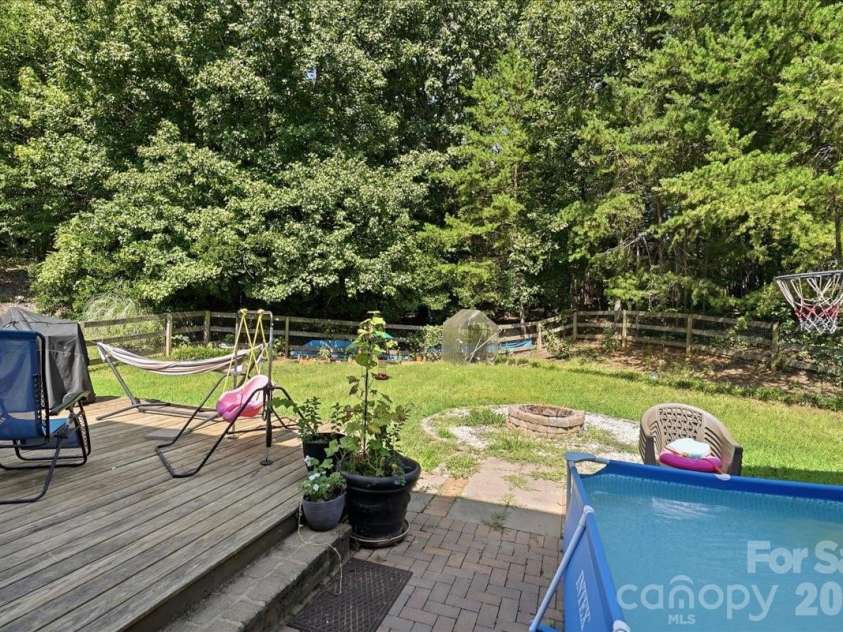 14043 Hatton Cross Drive, Charlotte, NC 28278.  MLS# CAR4417015, YatesRealty ID 46003. 