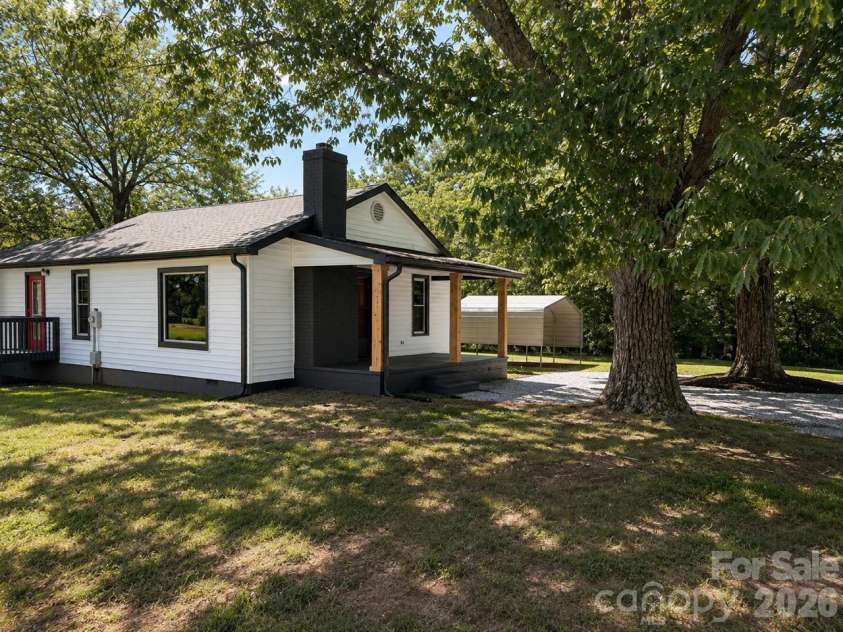 251 Beulah Road, Statesville, NC 28677.  MLS# CAR4416828, YatesRealty ID 46005. 