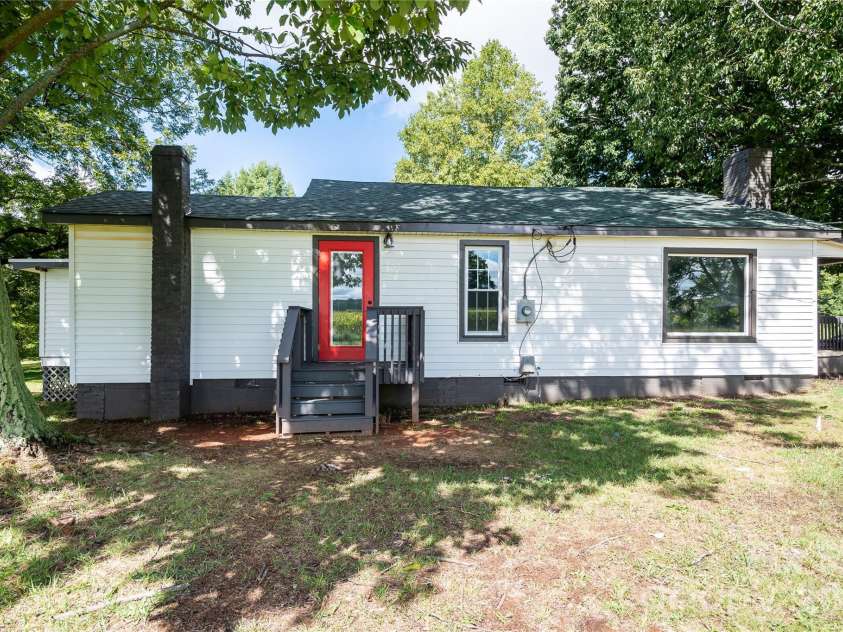 251 Beulah Road, Statesville, NC 28677.  MLS# CAR4416828, YatesRealty ID 46005. 