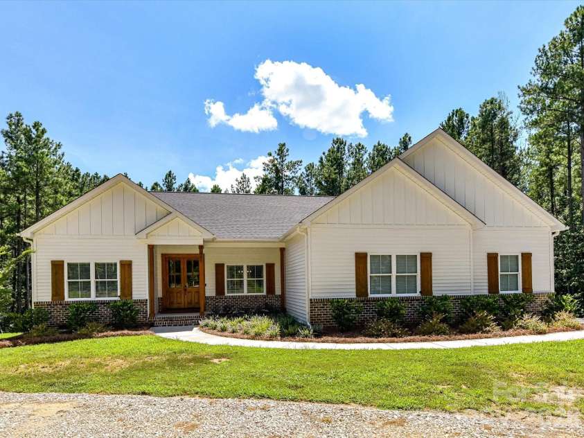 997 Skyland Drive, Mount Pleasant, NC 28124.  MLS# CAR4415524, YatesRealty ID 46007. 