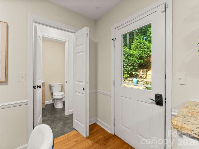 28 Marne Road, Asheville, NC 28803.  MLS# CAR4417018, YatesRealty ID 46009. 
