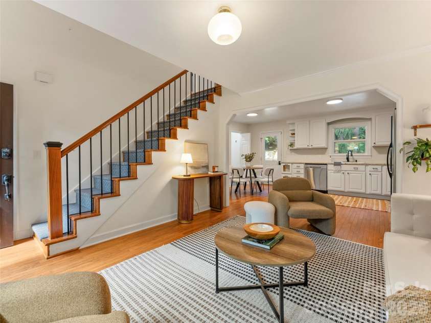 28 Marne Road, Asheville, NC 28803.  MLS# CAR4417018, YatesRealty ID 46009. 