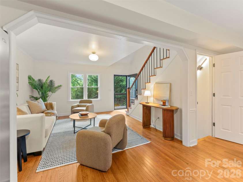 28 Marne Road, Asheville, NC 28803.  MLS# CAR4417018, YatesRealty ID 46009. 
