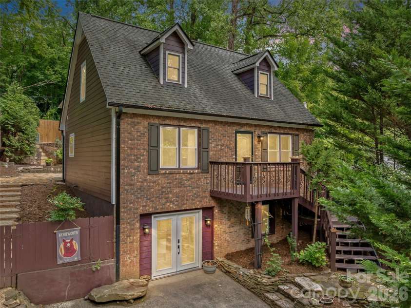 28 Marne Road, Asheville, NC 28803.  MLS# CAR4417018, YatesRealty ID 46009. 