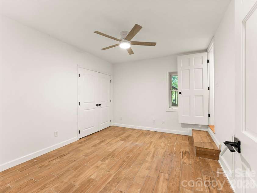 28 Marne Road, Asheville, NC 28803.  MLS# CAR4417018, YatesRealty ID 46009. 