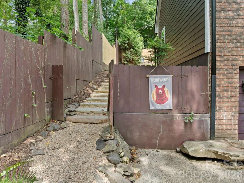 28 Marne Road, Asheville, NC 28803.  MLS# CAR4417018, YatesRealty ID 46009. 