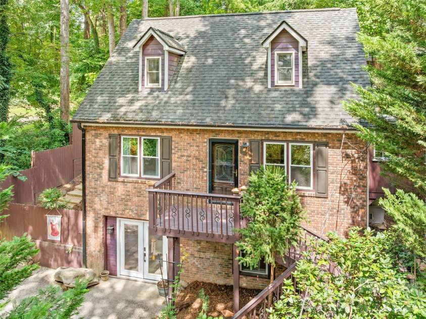 28 Marne Road, Asheville, NC 28803.  MLS# CAR4417018, YatesRealty ID 46009. 