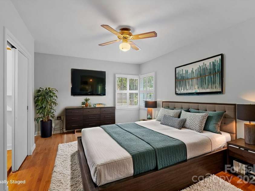 1626 Wendover Road, Charlotte, NC 28211.  MLS# CAR4155569, YatesRealty ID 4601. 