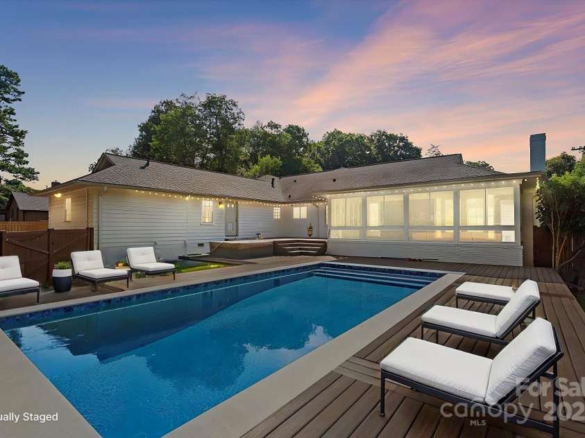 1626 Wendover Road, Charlotte, NC 28211.  MLS# CAR4155569, YatesRealty ID 4601. 