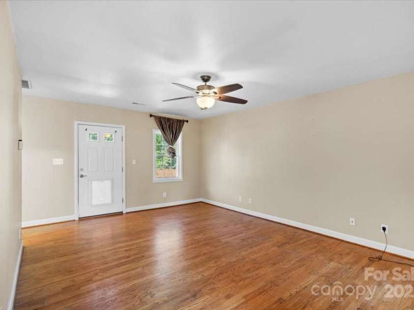 1626 Wendover Road, Charlotte, NC 28211.  MLS# CAR4155569, YatesRealty ID 4601. Flex room was used as a den but could be an office or bedroom with a new full bathroom attached.