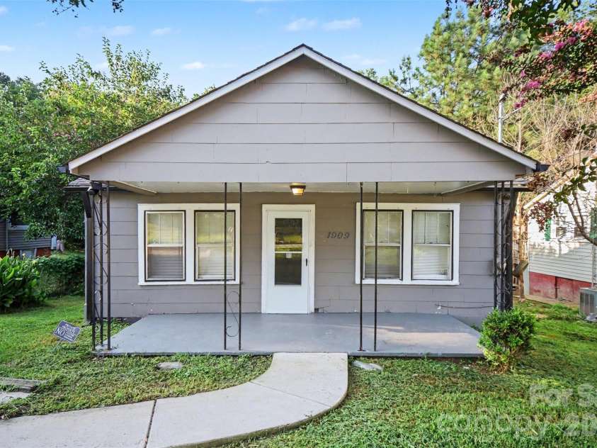 1909 Marshall Avenue, Gastonia, NC 28052.  MLS# CAR4416194, YatesRealty ID 46010. 